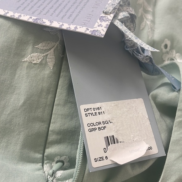 NWT Antonio Melani x Born on Fifth Flora Crew Neck Long Blouson Sleeve Eyelet - Picture 7 of 7